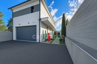  Villa  vendre 6 pices 145 m