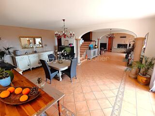  Villa à vendre 9 pièces 225 m²