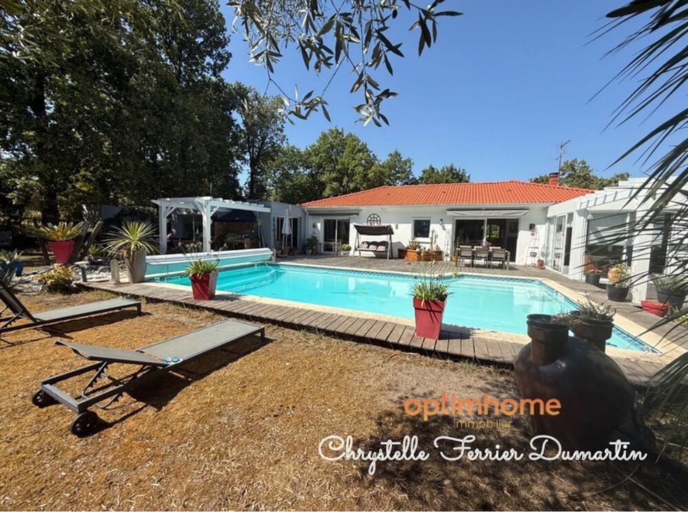 Maison de 206 m2 - 4 chambres - 1 studio indépendant - Piscine - CARBON BLANC