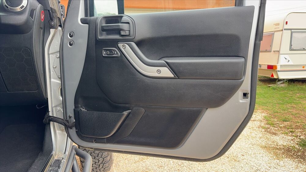 Wrangler 2.8 CRD 200 4WD Sahara 2015 occasion 83720 Trans En Provence