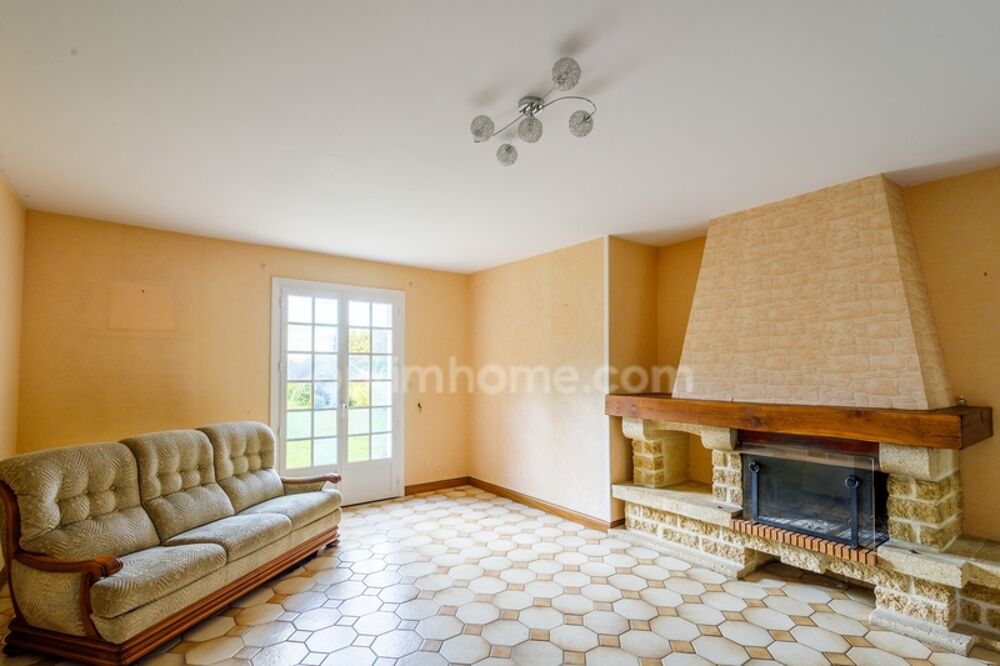Proximité de Pont l'Evèque - Maison de 144 m2 - 3 chambres dont 1 rdc - Dépendance 65 m2 avec garage - Terrain 2177 m2