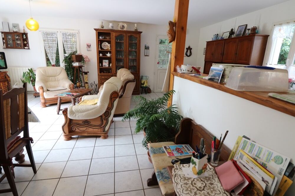 MAISON SURFACE HABITABLE 100M² LOUEE A L'ANNEE