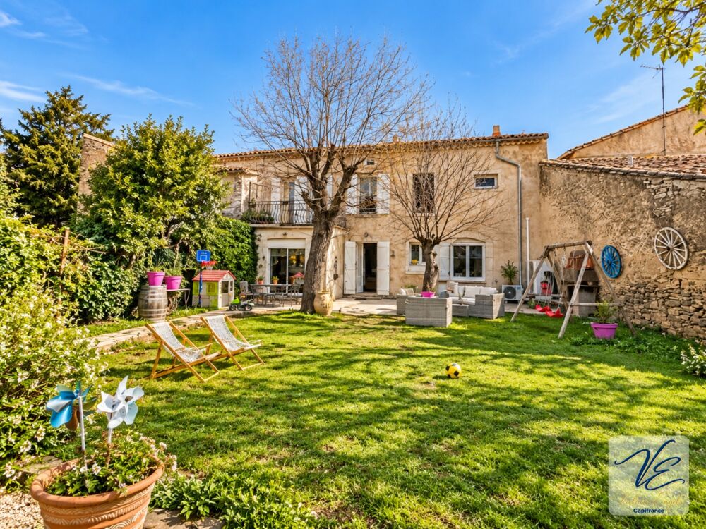 À AZILLE  MAISON BOURGEOISE RÉNOVÉE DE 259 M² AVEC 5 CHAMBRES, JARDIN PISCINABLE, PUITS ET GARAGE