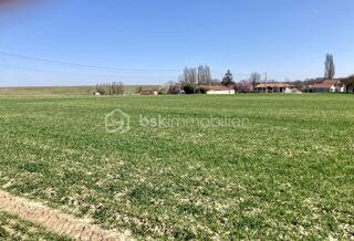  Terrain à vendre 697 m²