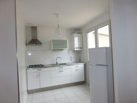   Appartement T3, seul en 1er �tage maison, 50 m� Appartement - 3 pi�ce(s) - 50 m�