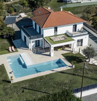  Maison à vendre 6 pièces 217 m²