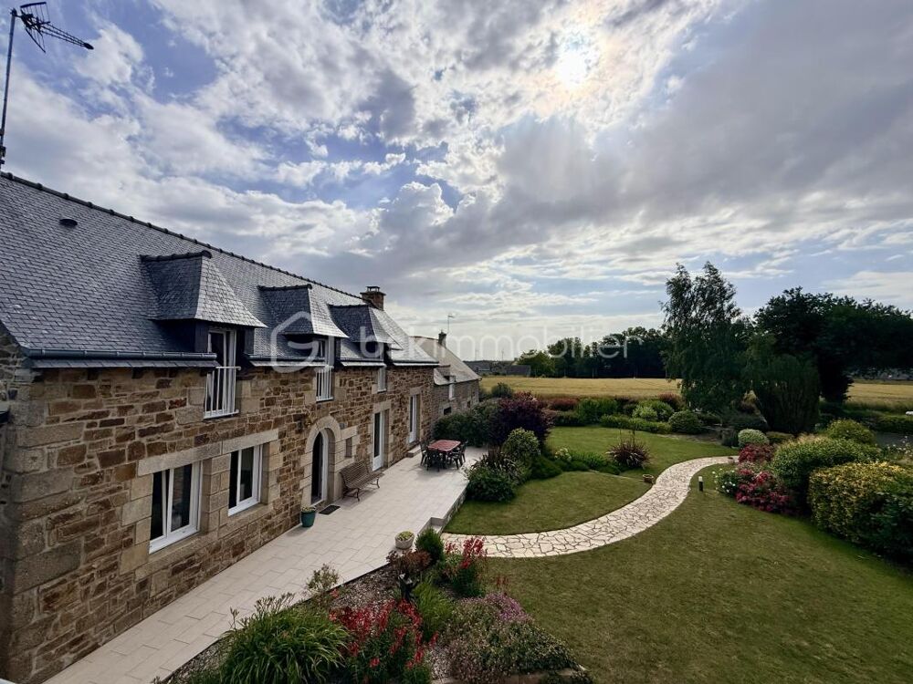 Ensemble immobilier de caractère au coeur de la campagne de Plestan