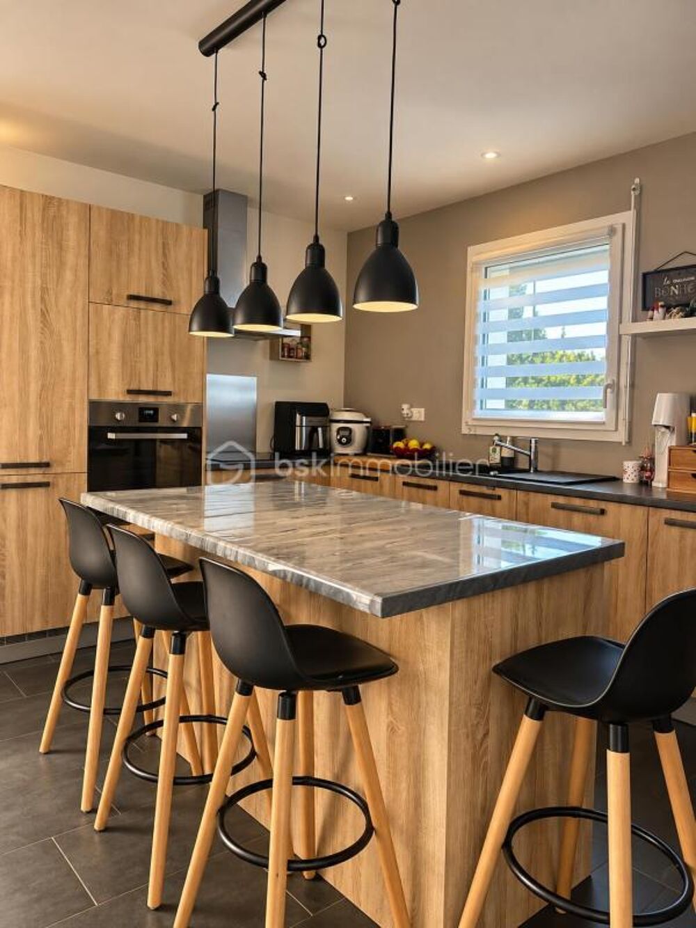 MAISON 4 CHAMBRES / GARAGE / PROCHE BOURG