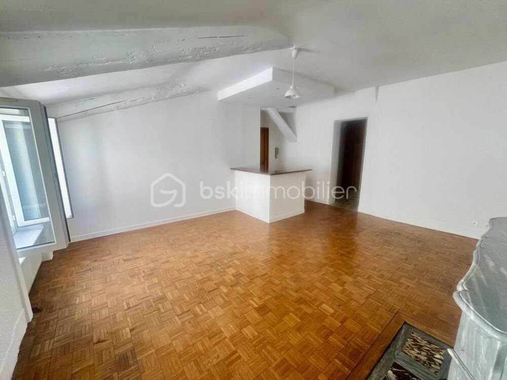 Centre Ville T2 55 m² Traversant Faibles charges Bon état