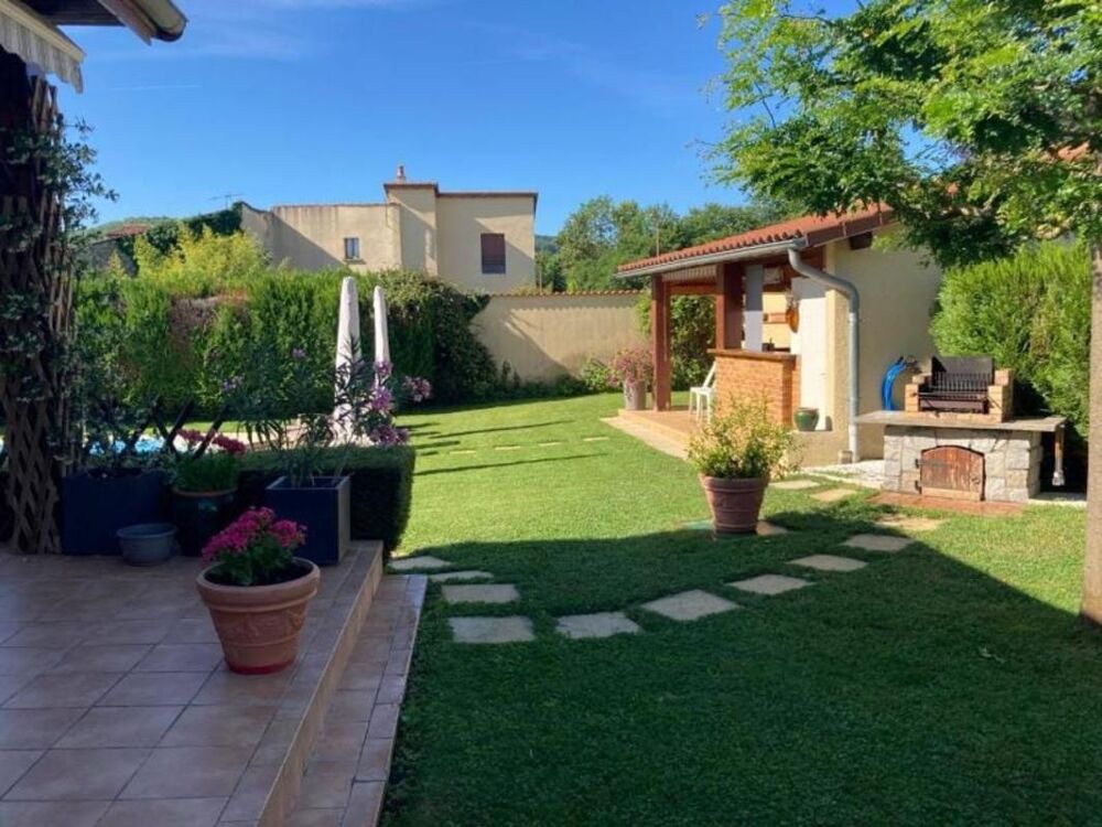 *** EXCLUSIVITE *** MAISON FAMILIALE AVEC PISCINE JARDIN ET DOUBLE GARAGE *** ST-GEORGES-SUR-ALLIER 63800 ***