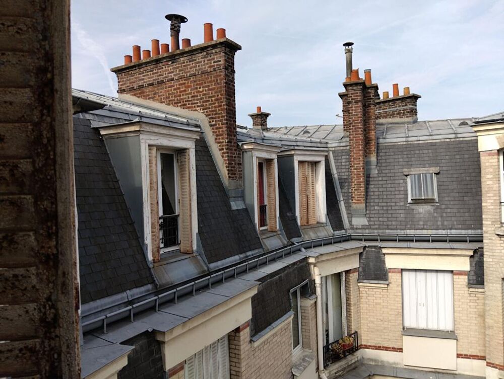 Vente Appartement Adorable studio aux Invalides, avec vue sur la tour Eiffel Paris 7