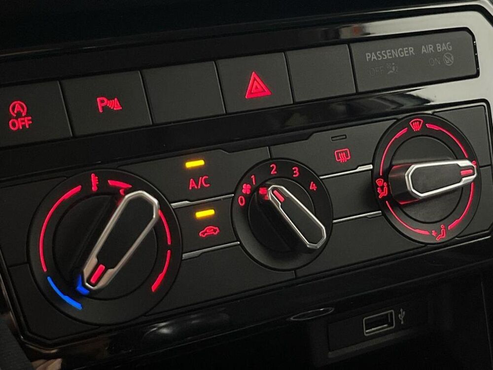 T-Cross BUSINESS 1.6 TDI 95 Start/Stop BVM5 Lounge 2020 occasion 31100 Toulouse