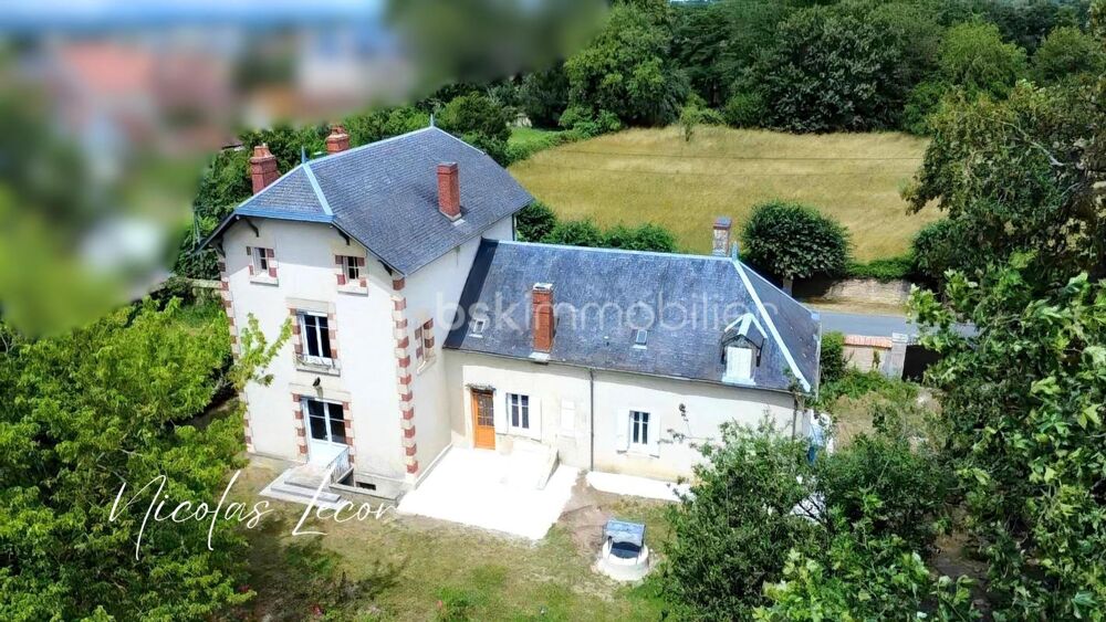 Vente Propriété/Château Élégante maison de maître d'environ 210 m² habitables – 6 chambres – Terrain arboré d'environ 2 700 m² Ourouer les bourdelins
