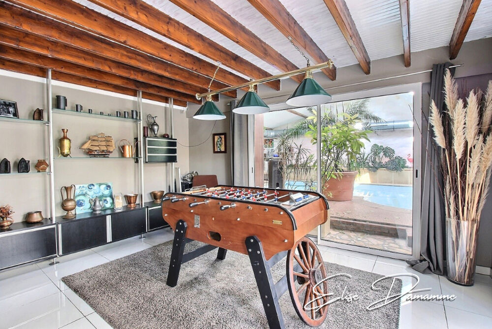 Vente Maison Laissez-vous surprendre: Grande maison 5 chambres, piscine intérieure, salle de billard, jardin, garage double Saint jouin bruneval