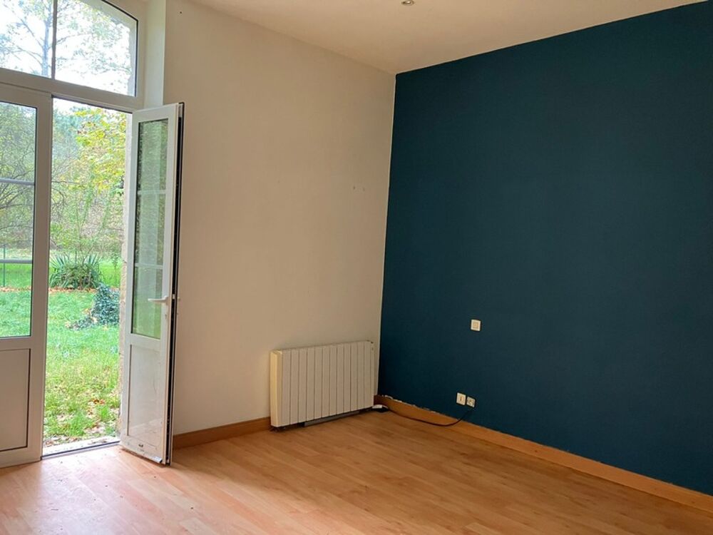 Un domaine de pierre de 160 m² env. à rénover sur 15950 m² de forets préservées, Un havre rare entre ciel et pins !