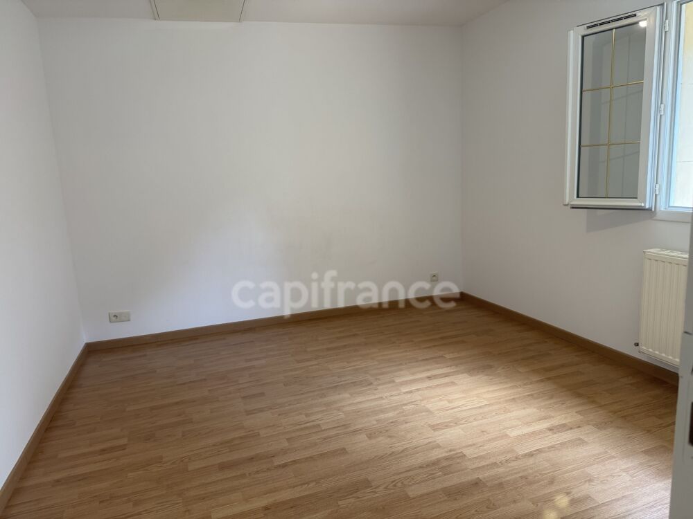 Vente Appartement SITUÉ À 10 MINUTES DU MANS - Appartement 2 pièces de plain-pied rénové avec une place de stationnement Le mans