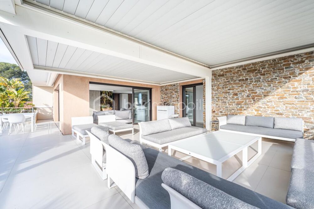 Vente Appartement Magnifique T4 type Villa sur le toit / Vue mer / Terrasse + solarium 150 m² Saint raphael