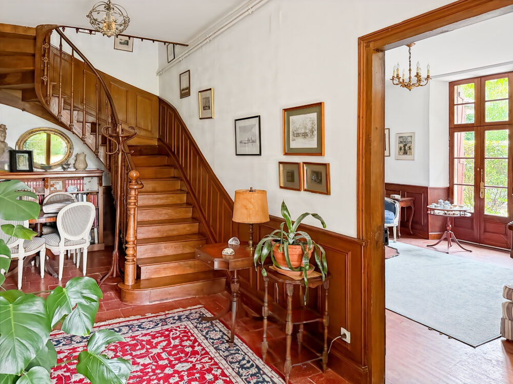 Propriété 358 m2 à vendre -avec 7700 m2 de parc - Maison 8 pièces de 234 m2, gîte de 124 m2 et piscine proche de MARCIAC (32)