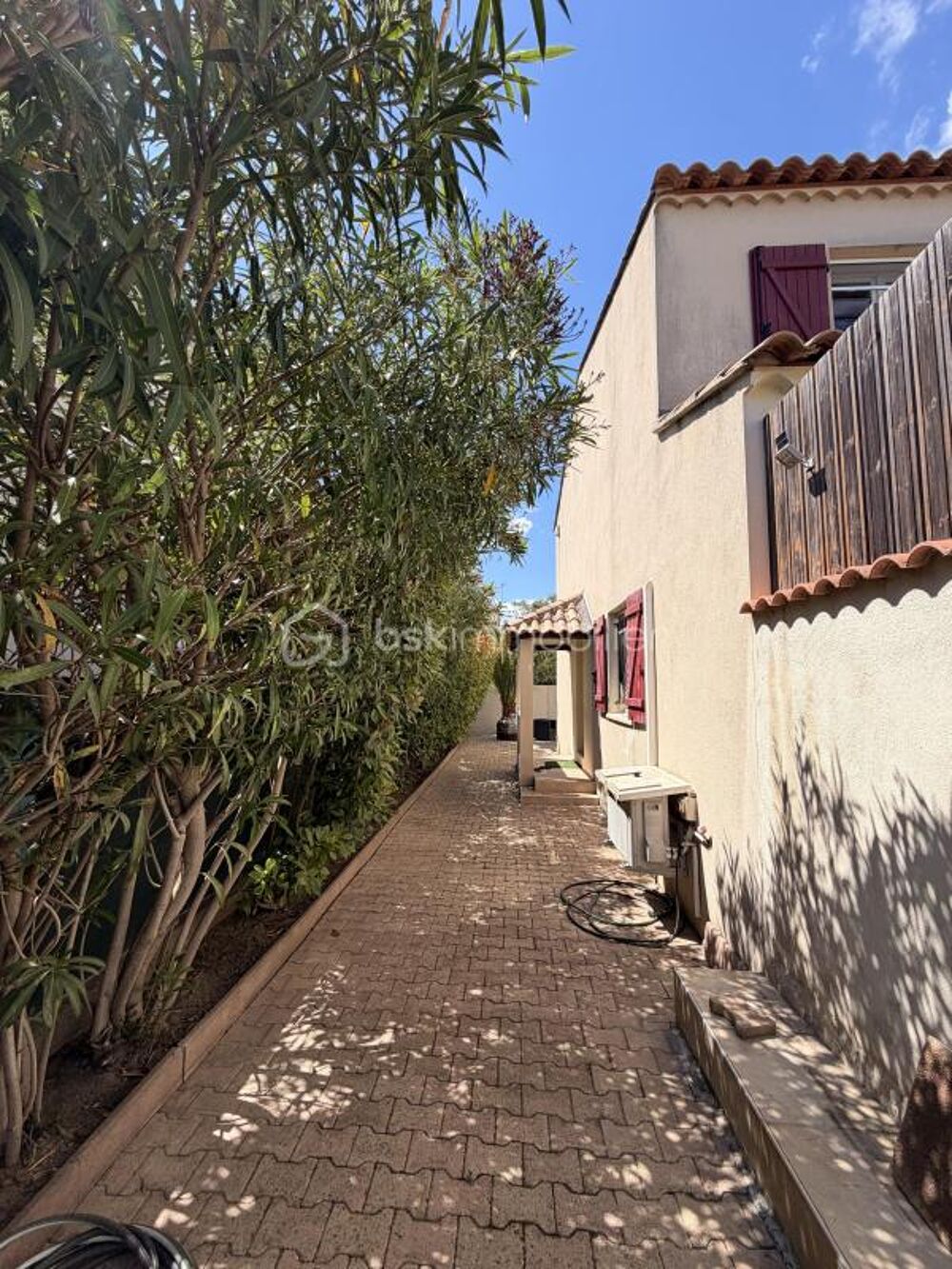 Jolie villa lumineuse avec jardin et garage proche du centre-ville