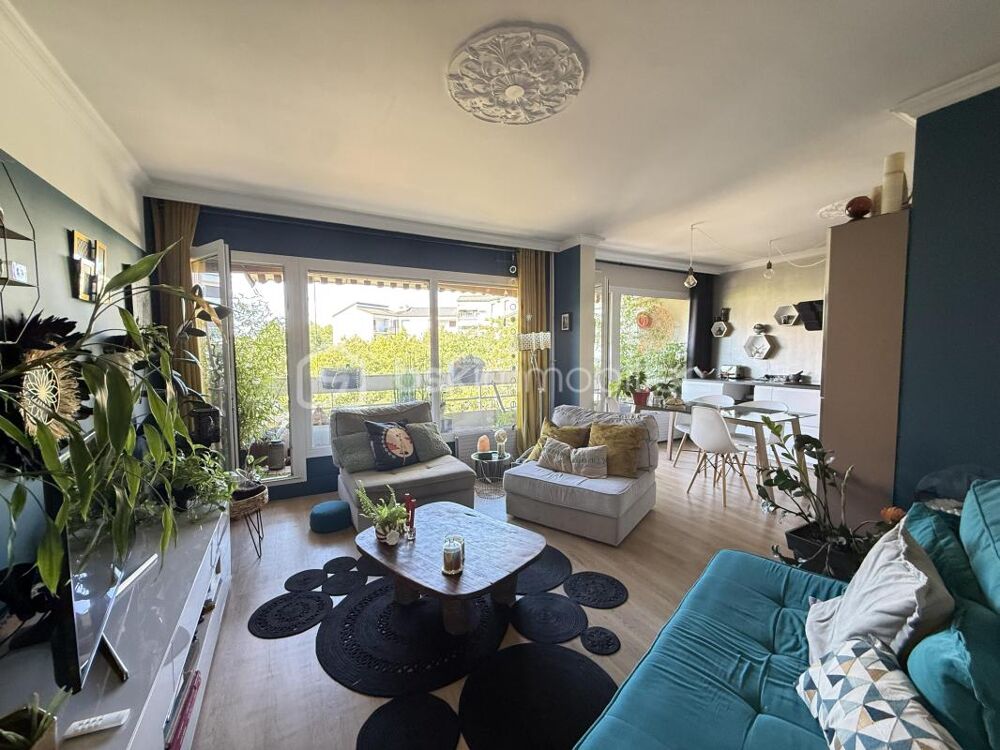 Appartement 4 pièces avec balcon, cave et parking sécurisé - Seynod