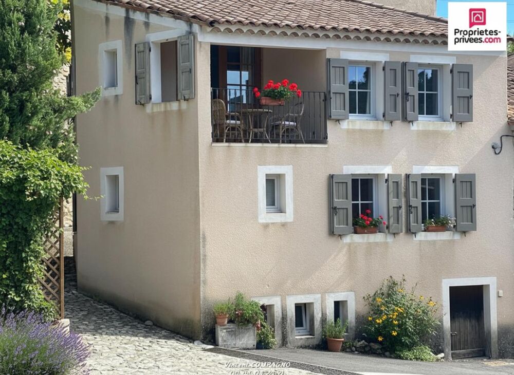 Maison de village à Esparron de Verdon