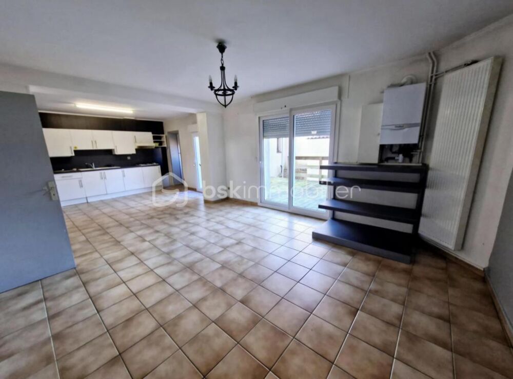 Vente Immeuble D�couvrez une opportunit� unique � Lens : b�timent polyvalent au c�ur de la ville ! Lens