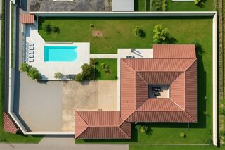  Villa 8 pi�ces 300 m� Saint jean de thurigneux