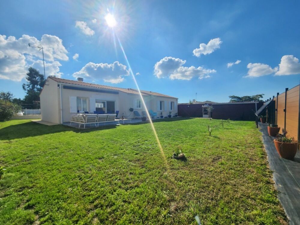 Vente Maison À vendre : Charmante maison de plain-pied 4 pièces – 97 m² habitables + grand garage et abri bois - SAINT PIERRE D'OLERON (17) Saint pierre d oleron