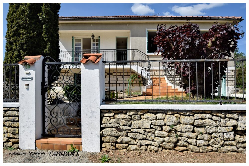 Maison à vendre 8 pièces AIGONDIGNE (79): Maison sur 2 niveaux aménagés, 3 chambres, grand garage (103 m2), dépendances, terrai