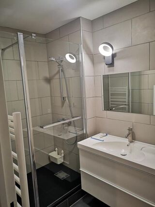  Appartement à louer 2 pièces 55 m²