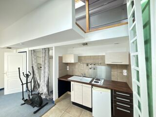  Immeuble � vendre 15 + pi�ces 817 m�