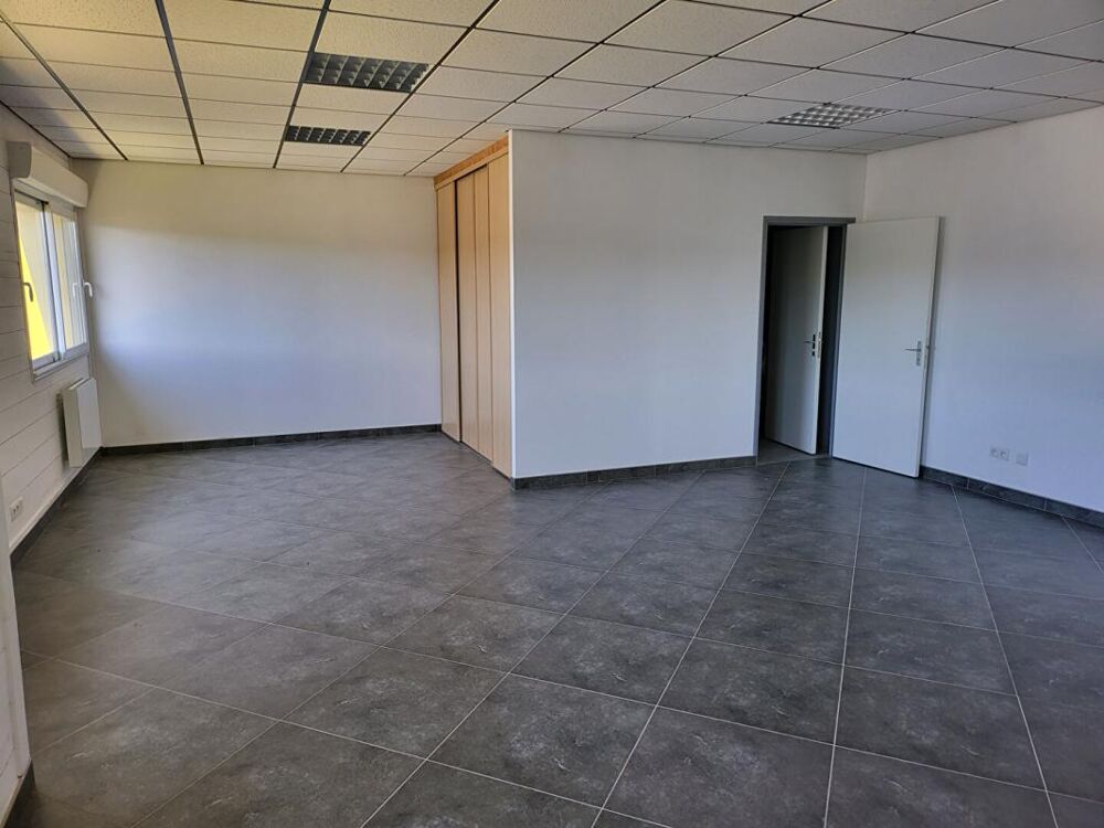   72470 CHAMPAGNÉ - BUREAUX 44 M² 