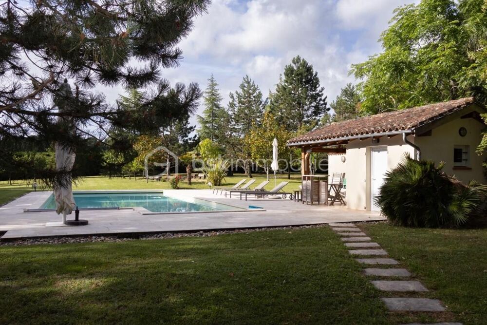 Vente Maison CHARTREUSE DE CARACTÈRE AVEC DOMAINE BOISÉ DE 4,2 HECTARES AVEC SA MAISON D'AMIS - DEPENDANCES - PISCINE Agen