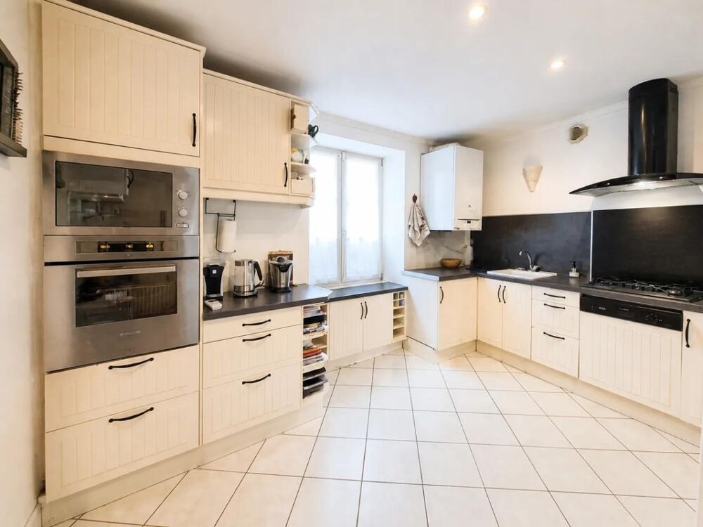 Vente Maison Maison de 5 pièces de 133 m² à Poitiers Poitiers