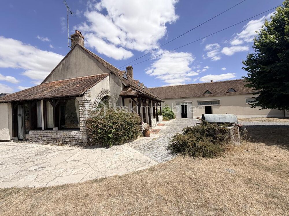 MAISON AVEC NOMBREUSES DEPENDANCES