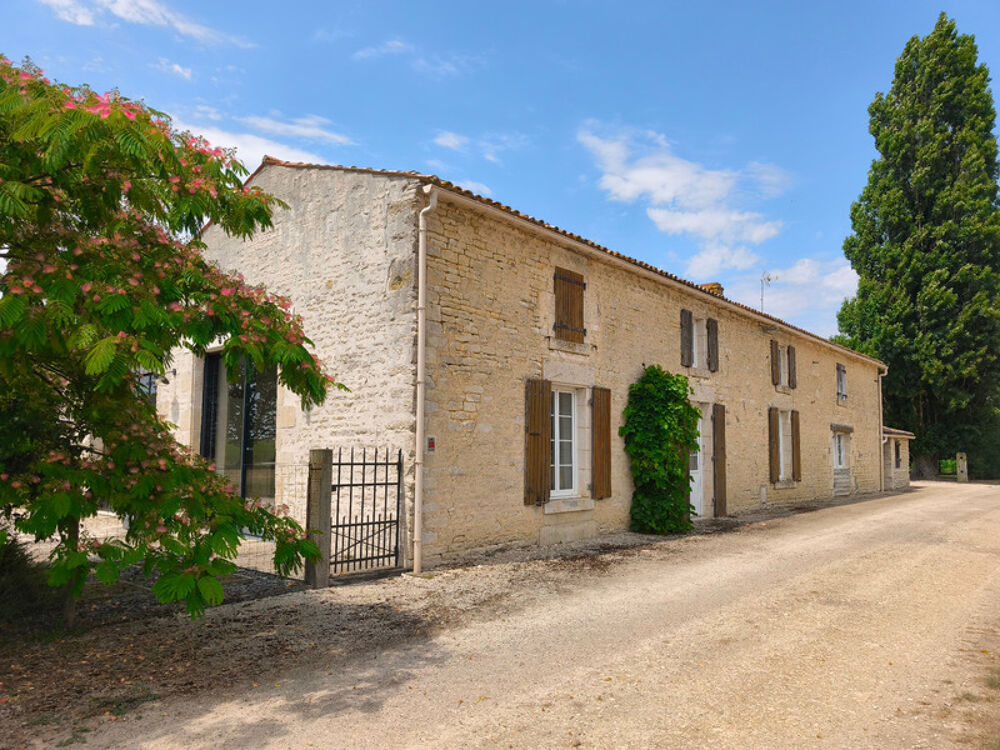 Maison 3 pièces 144 m² · à La Greve sur Mignon · 144 m² · 202 600 €