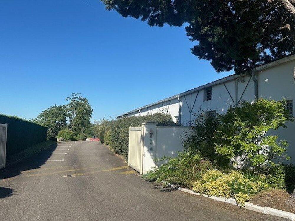   A LOUER - ENSEMBLE IMMOBILIER Epervans