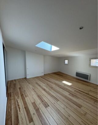  Appartement à louer 2 pièces 56 m²