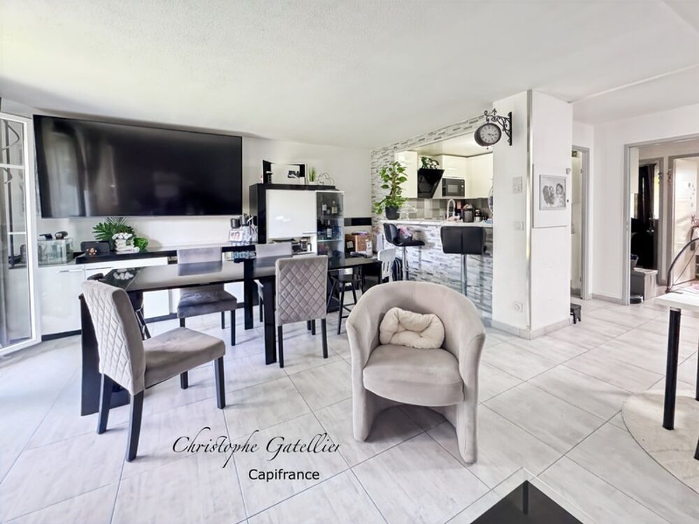 Quartier VILLAGE, appartement T3 (2 chambres) - Terrasse et Jardinet - Box fermé