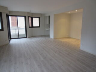  Appartement à louer 3 pièces 87 m²