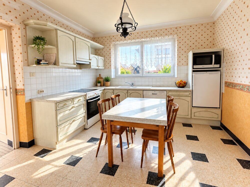 Vente Maison Lesneven – Maison familiale d'environ 185 m² – 6 chambres – Terrain de 739 m² Lesneven