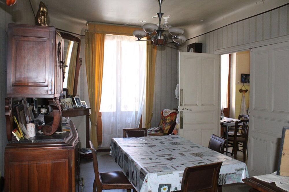 Vente Immeuble Ensemble immobilier avec plus de 830 m² exploitables. Fort potentiel de rentabilité Langogne