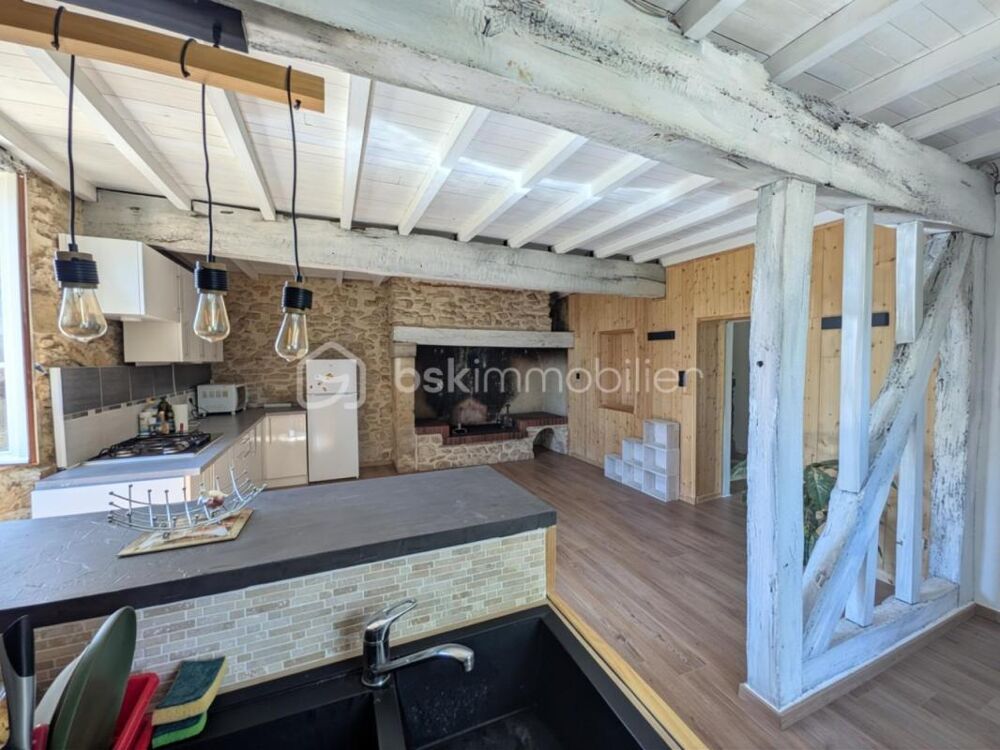 Maison ancienne en partie rénovée  150 m²  Dépendances  Fort potentiel