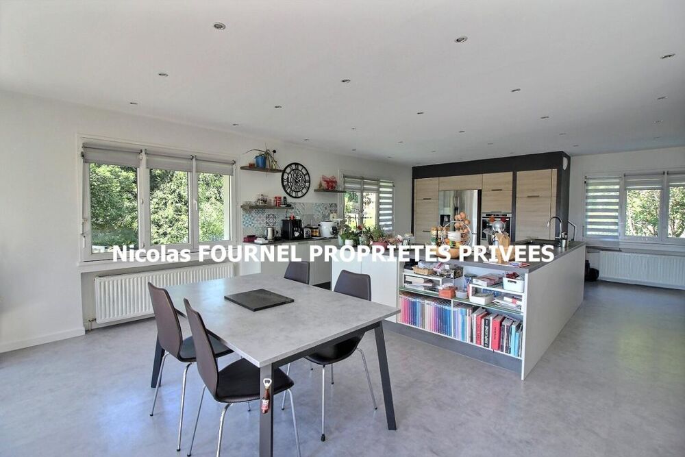 Vente Maison Tarentaise 42660 Centre village maison traditionnelle sur sous-sol complet entièrement rénovée 174 m² 4 chambres terrain 2278m² Tarentaise