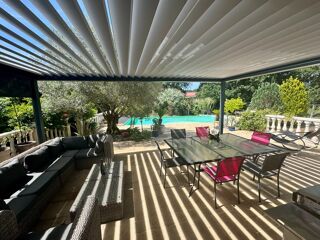  Propriété/château à vendre 8 pièces 210 m²