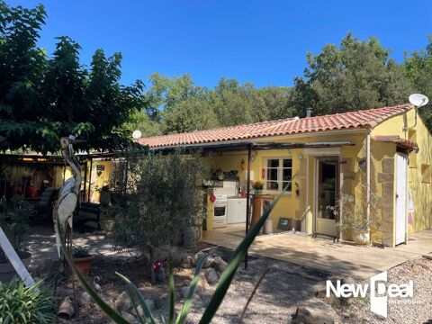   Jolie villa provençale 90 m2 habitables au calme, sur une parcelle de  4 600m2 à Besse-sur-Issole (83), avec piscine Villa - 4 pièce(s) - 90 m²