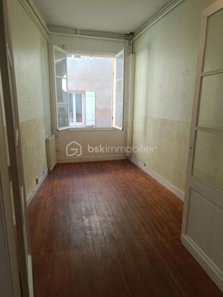  Immeuble à vendre 10 pièces 245 m²