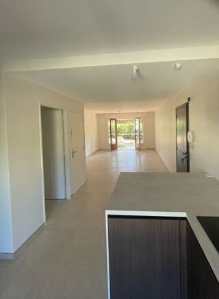  Appartement à louer 3 pièces 68 m²