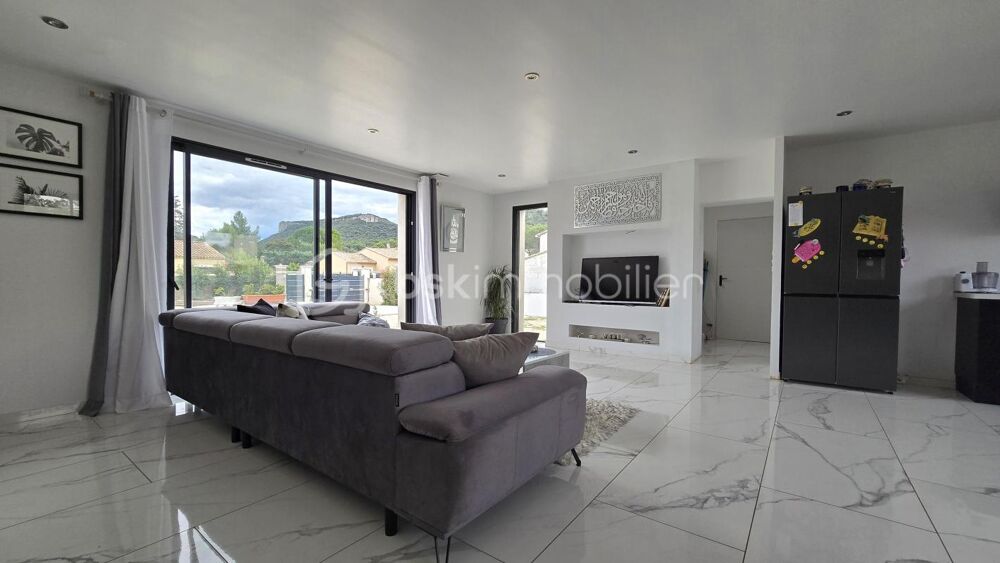 Villa contemporaine avec suite parentale en RDC, piscine, garage et grand jardin