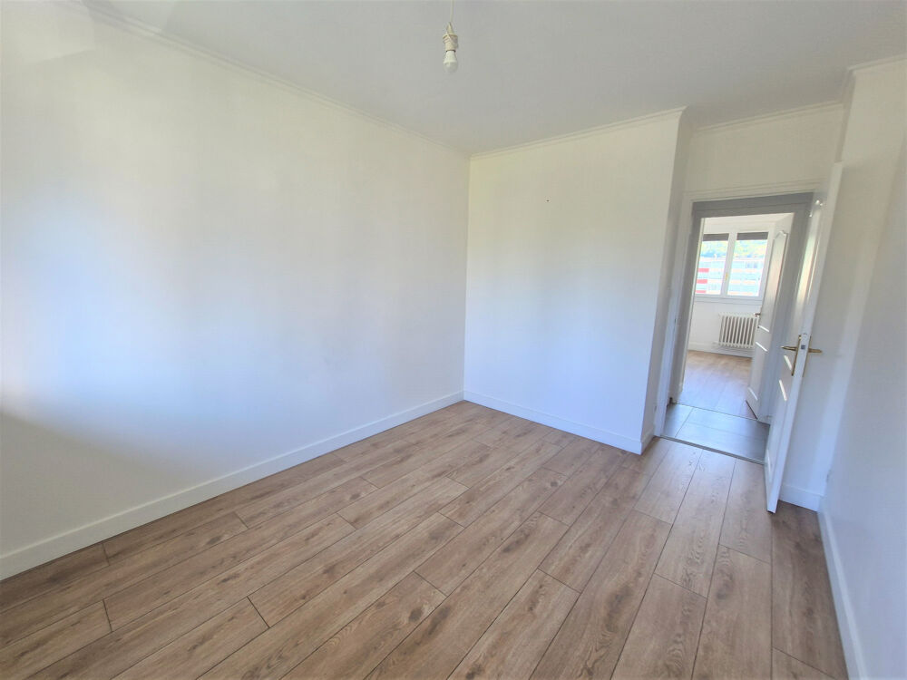 Vente Appartement EYBENS – T4 73 m² AVEC VUE SUR LES MONTAGNES, ÉTAGE ÉLEVÉ, BALCON, SEJOUR DOUBLE ET PLACE DE PARKING PRIVATIVE Eybens